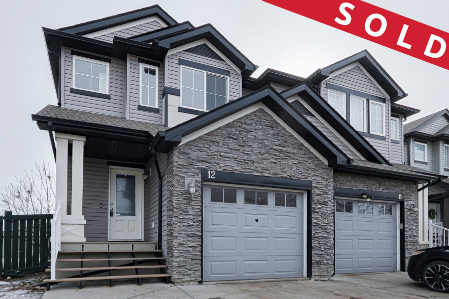 AMAZING BARELAND CONDO DUPLEX WITH HUGE PRIVATE BACKYARD!