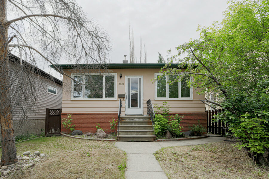 COZY RAISED BUNGALOW IN BALWIN